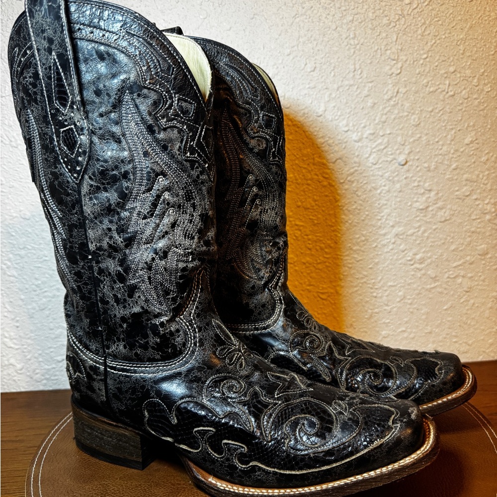 Corral Women’s Inlay Black Python Cowhide Embroid… - image 2